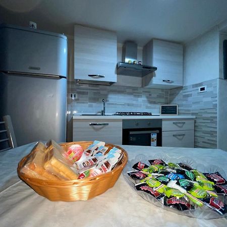 B&B Da Imma E Lucia Napoli Eksteriør billede